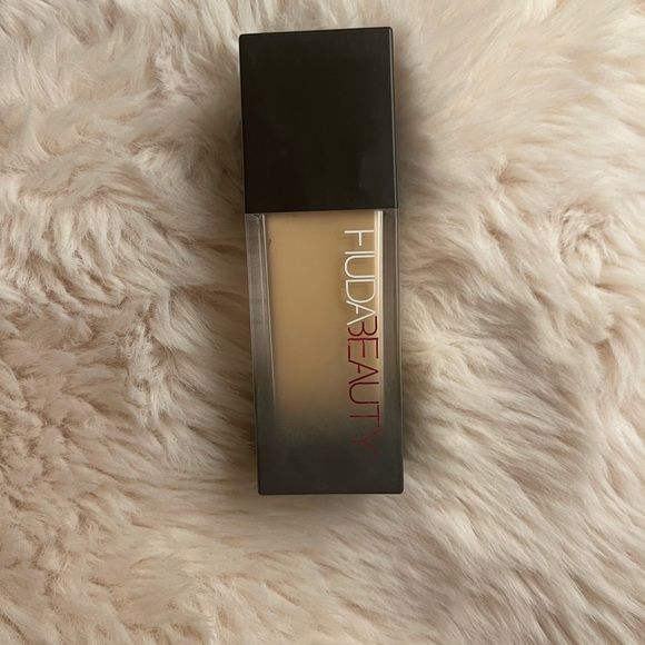 Huda Beauty Faux Filter Foundation